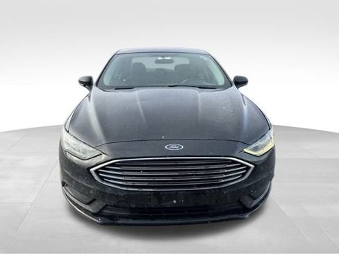 Used 2017 Ford Fusion SE image 1