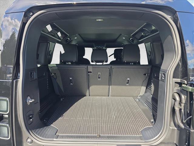 New 2026 Land Rover Defender 110 S AWD/4WD image 12