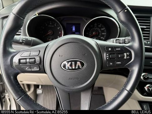 Used 2020 Kia Sedona EX image 11