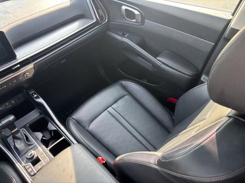 Used 2024 Kia Sorento EX w/ Panoramic Sunroof Package FWD image 15