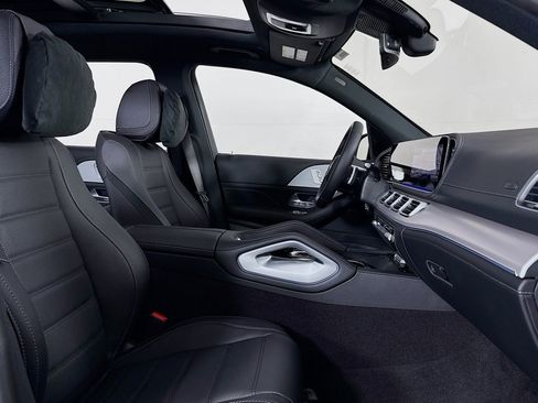 New 2026 Mercedes-Benz GLS 580 4MATIC image 6