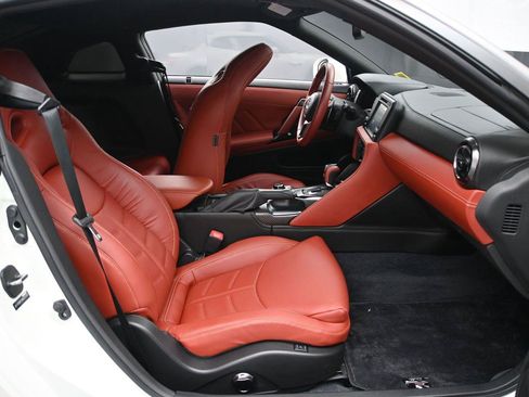 Certified 2024 Nissan GT-R Premium w/ Premium Interior Package AWD/4WD image 22