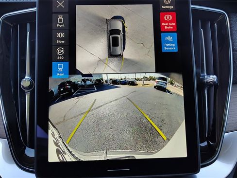 New 2026 Volvo XC90 B6 Plus w/ Protection Package image 21