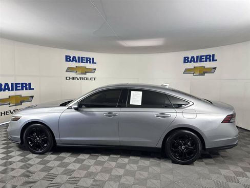 Used 2023 Honda Accord EX image 2