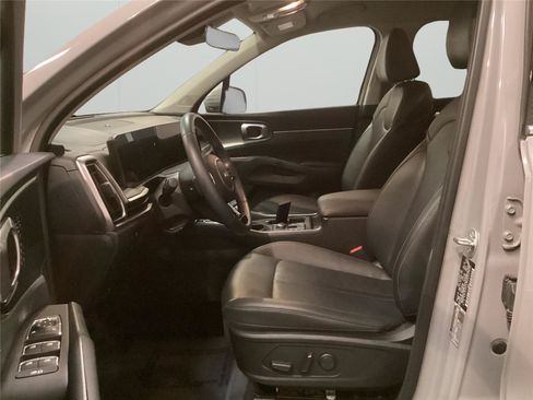 Used 2024 Kia Sorento EX FWD image 10