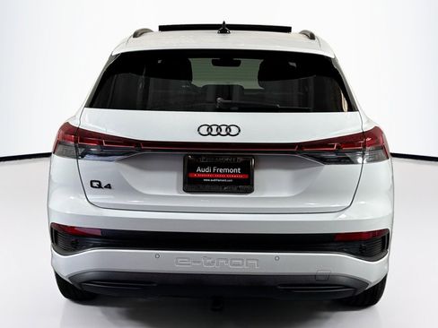 Used 2025 Audi Q4 e-tron Premium Plus image 6