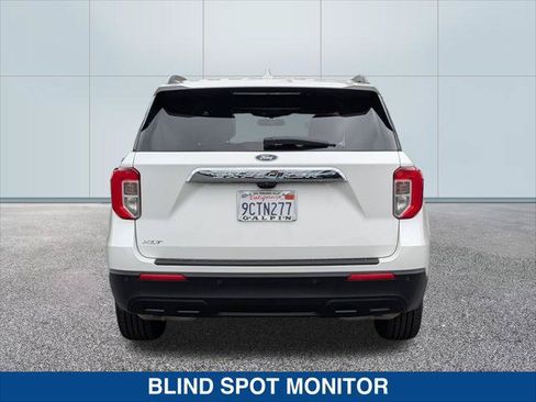 Used 2022 Ford Explorer XLT RWD image 4