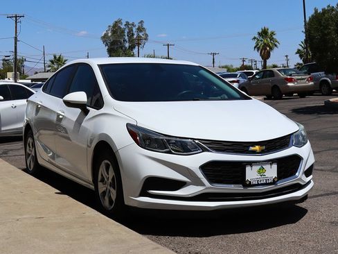 Used 2018 Chevrolet Cruze LS FWD image 14