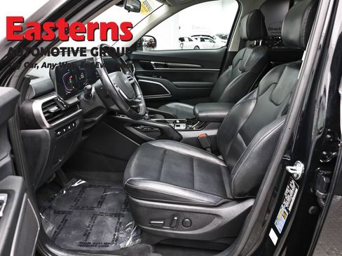 Used 2025 Kia Telluride S AWD/4WD image 14