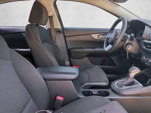Used 2021 Kia Forte LXS FWD image 19