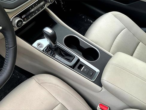 Used 2019 Nissan Altima 2.5 SV image 18