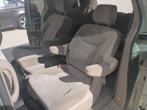 Used 2008 Toyota Sienna CE FWD image 9
