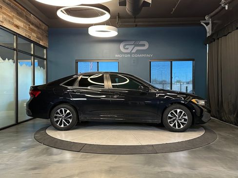 Used 2023 Volkswagen Jetta S image 2