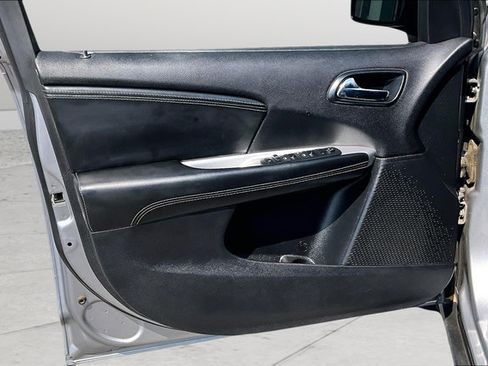 Used 2015 Dodge Journey SXT w/ Flexible Seating Group FWD image 25
