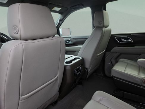Used 2024 Chevrolet Suburban Z71 AWD/4WD image 38