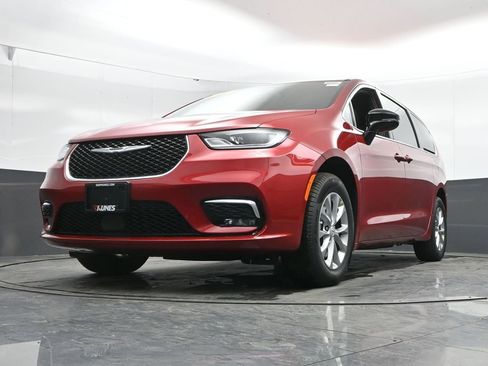 New 2026 Chrysler Pacifica Select AWD/4WD image 41