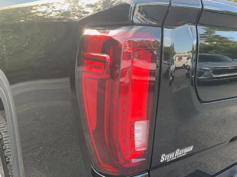 Certified 2025 GMC Sierra 1500 SLT AWD/4WD image 31