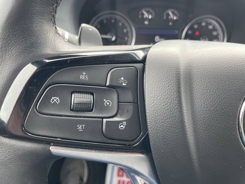 Used 2023 Buick Enclave Essence AWD/4WD image 17