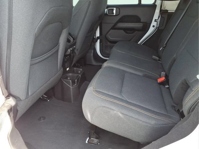 Used 2025 Jeep Wrangler Unlimited Sahara AWD/4WD image 16