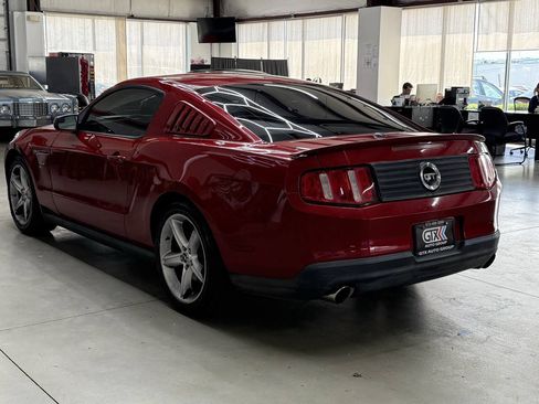 Used 2010 Ford Mustang GT RWD image 4