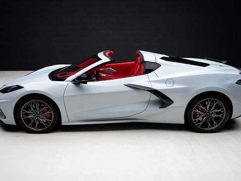 Used 2023 Chevrolet Corvette Stingray Premium Cpe w/ Z51 Performance Package RWD image 18