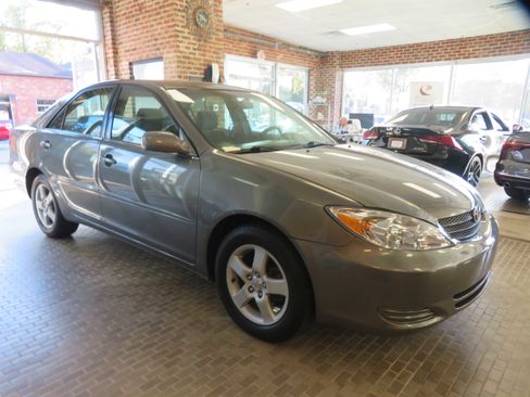Used 2004 Toyota Camry SE image 49