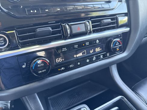 Certified 2024 Nissan Pathfinder SL w/ SL Premium Package AWD/4WD image 23