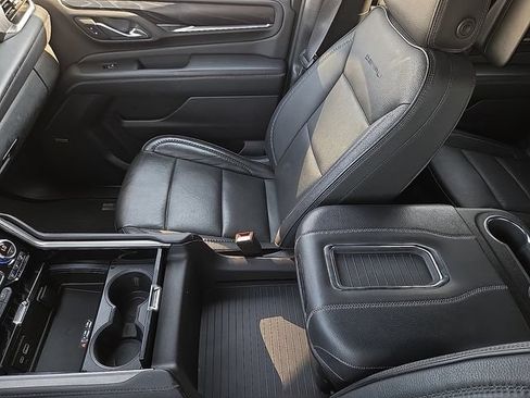 Used 2023 GMC Yukon XL Denali w/ Denali Reserve Package AWD/4WD image 28
