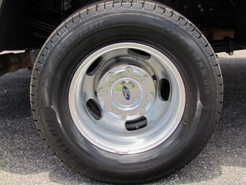 Used 2024 Ford F350 XLT AWD/4WD image 17