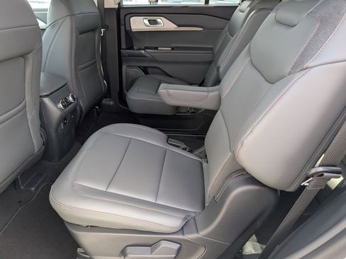 New 2026 Ford Explorer Active w/ Active Comfort Package image 7