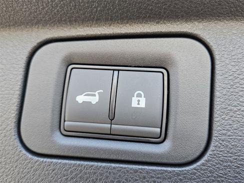 New 2026 Nissan Armada SL w/ Captain's Chari Seat Package image 12