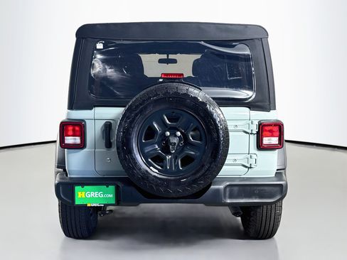 Used 2024 Jeep Wrangler Unlimited Sport AWD/4WD image 8