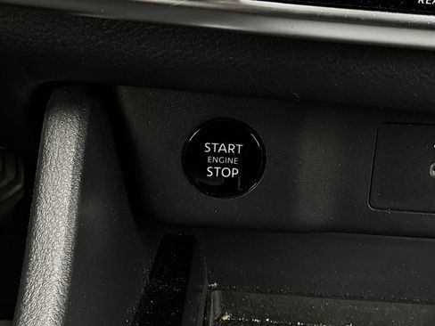 Used 2025 Nissan Rogue SV image 26