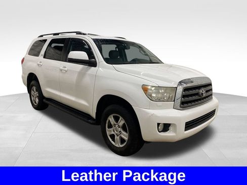 Used 2015 Toyota Sequoia SR5 w/ Premium Package AWD/4WD image 5