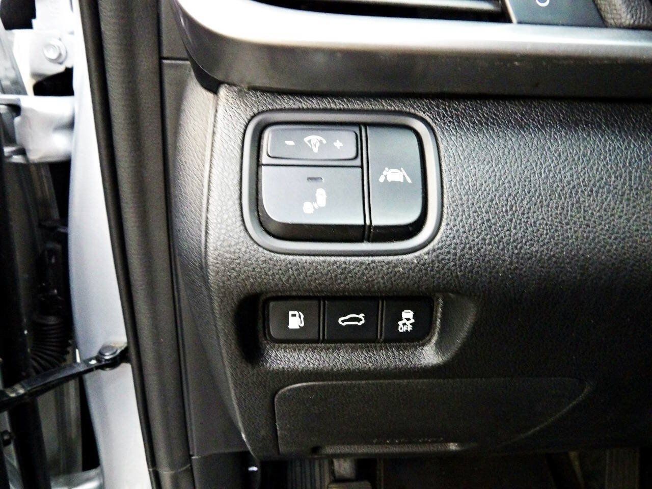 Used 2019 Kia Optima LX FWD image 19