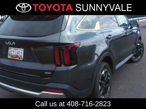 Used 2024 Kia Sorento S AWD/4WD image 2