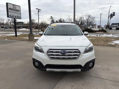 Used 2017 Subaru Outback 3.6R Limited image 2