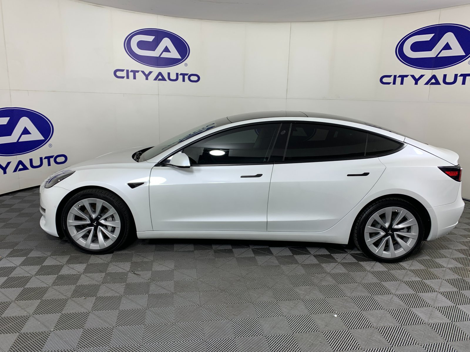 Used 2022 Tesla Model 3 Long Range AWD/4WD image 6