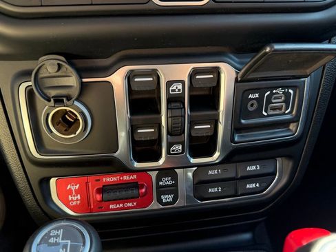 Certified 2020 Jeep Gladiator Rubicon image 27