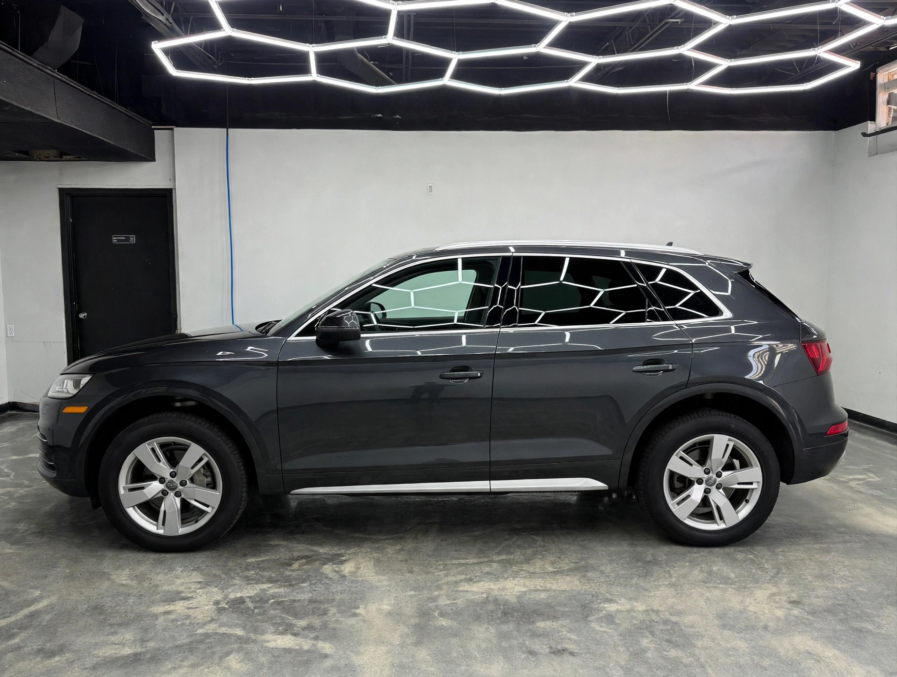 Used 2019 Audi Q5 2.0T Premium Plus AWD/4WD image 3
