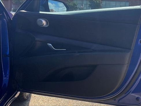 Used 2022 Hyundai Elantra SEL w/ Preferred Accessory Package FWD image 25