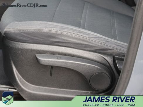 Used 2020 Kia Sorento LX image 23