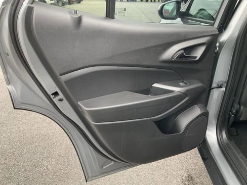 Used 2025 Chevrolet Trax LT w/ LT Convenience Package image 47