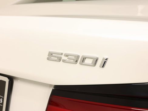 Used 2023 BMW 530i xDrive image 16