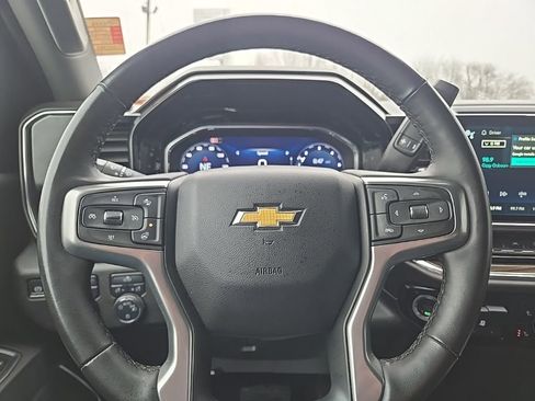 Used 2025 Chevrolet Silverado 1500 LT AWD/4WD image 50