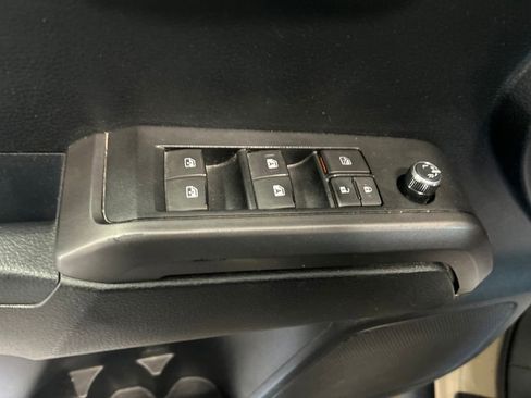 Used 2017 Toyota Tacoma TRD Sport w/ Tow Package (A/T) image 22