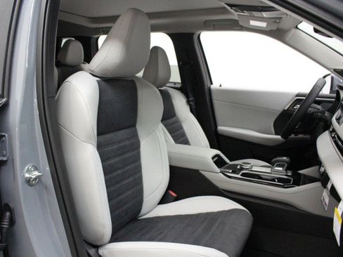 New 2026 Mitsubishi Outlander SE image 19