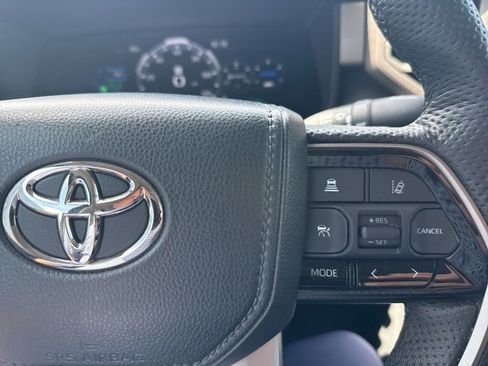 Used 2023 Toyota Tundra Limited AWD/4WD image 28