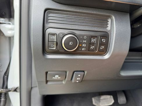 New 2026 Ford F250 Lariat w/ Black Appearance Package image 24