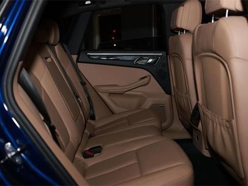 Used 2023 Porsche Macan w/ Premium Package Plus image 16